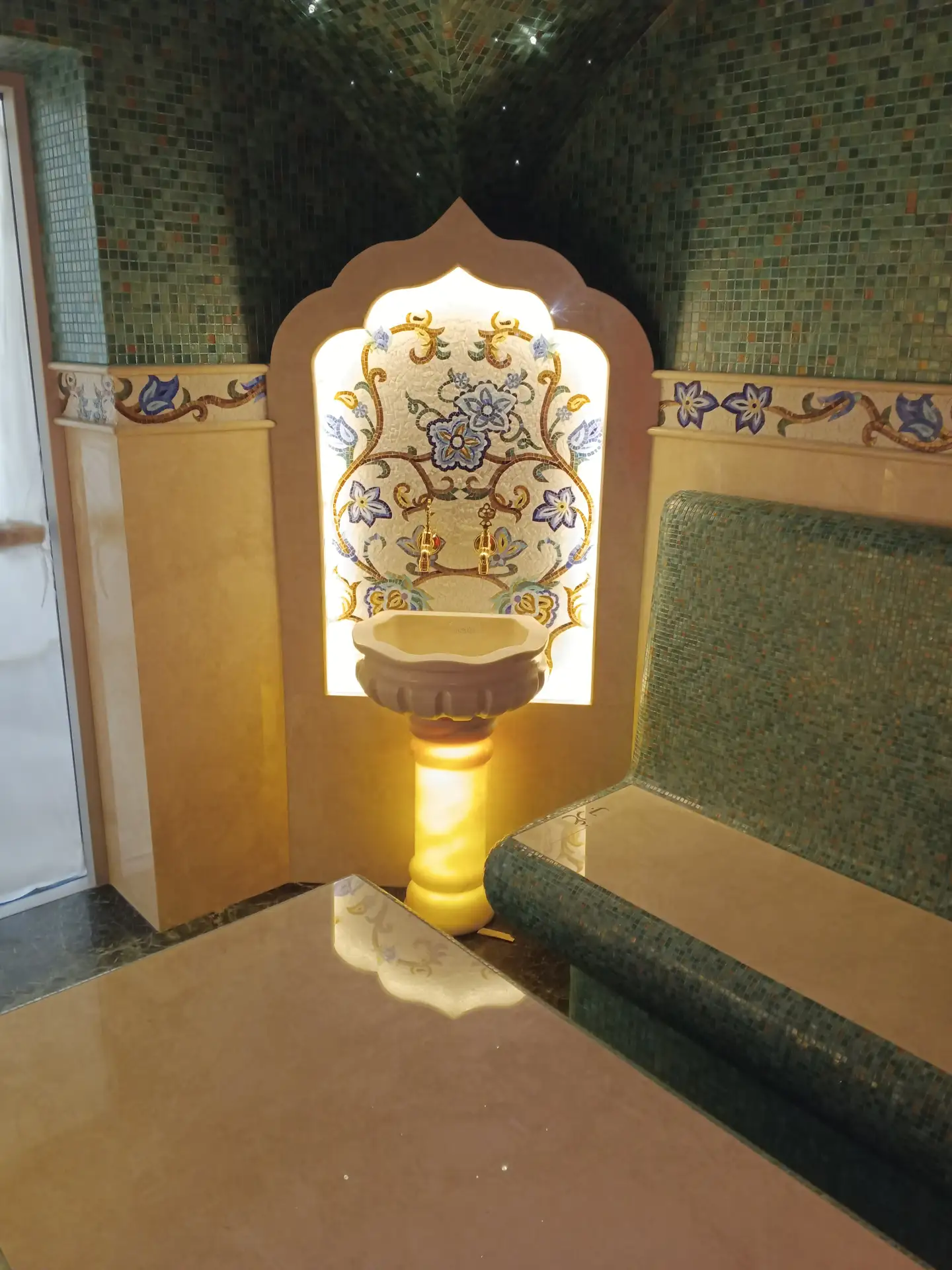 Мраморные изделия с подсветкой для хамама и SPA